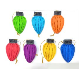 Quilling light bulb ornament