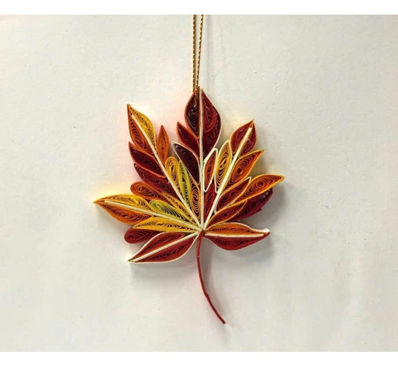 Paper quilling Maple leaf  ornament - style 1